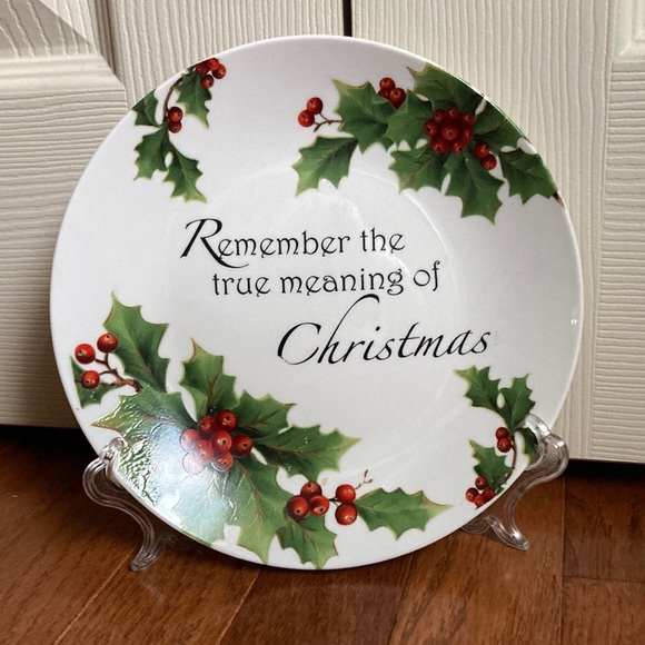 Liily Creek Christmas Decorative Plate - Picture 1 of 5